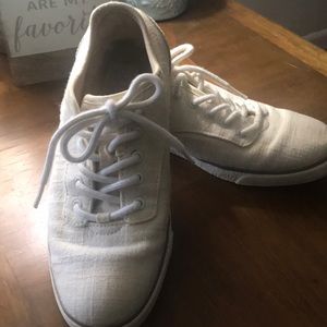 Ugg canvas tennis shoes